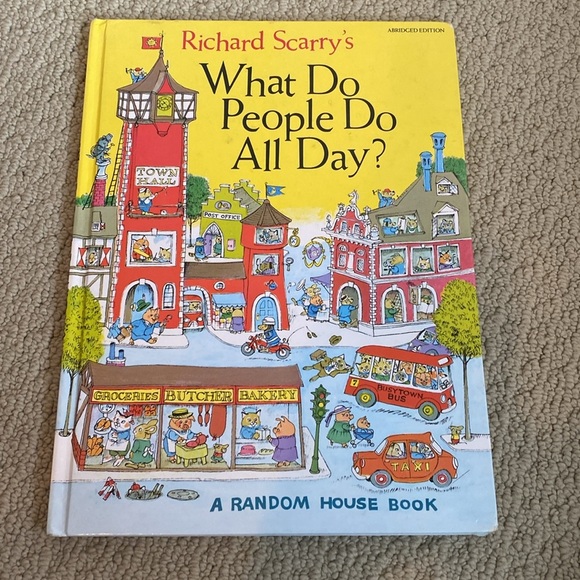 3 x Richard Scarry Hardcovers - Picture 2 of 10